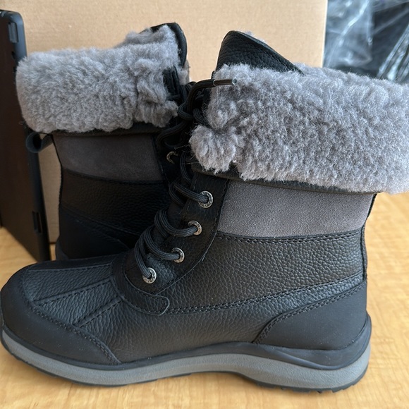 Ugg Women’s Adidonrack lll Snow Boot. - Picture 5 of 7